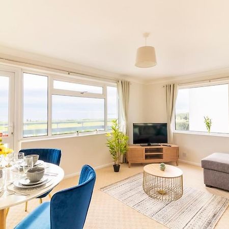 Incredible Sea View 2 Bedroom Beach Apartment Bournemouth Eksteriør bilde