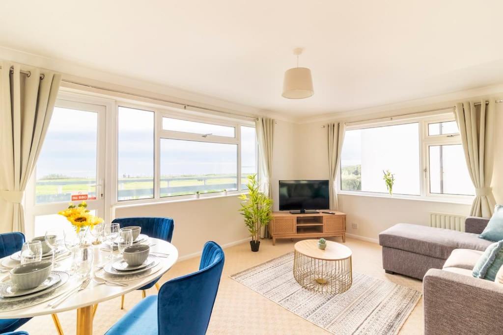 Incredible Sea View 2 Bedroom Beach Apartment Bournemouth Eksteriør bilde